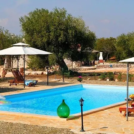 Holiday Trullo Gemelli * كاستيلانا غروتي